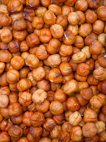 Raw dried hazelnuts